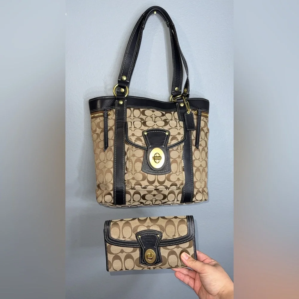 65th anniversary Gigi coach legacy set ‼️SOLD‼️ - Picture 9 of 12